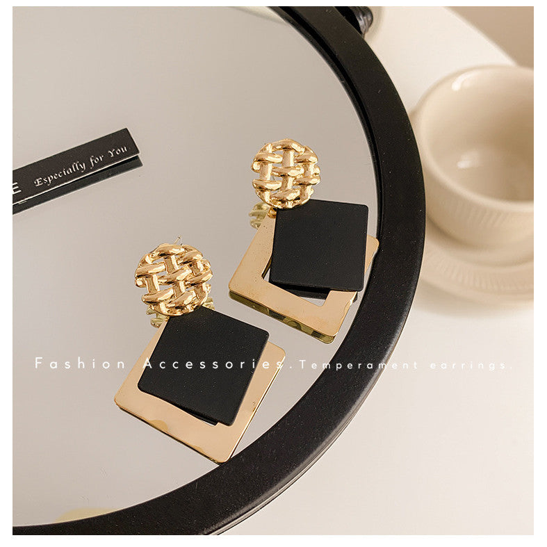 Elegant Drop Earrings For Woman Gold Ear Piercing Earrings Stud Fashion Jewelry Accessories Gift